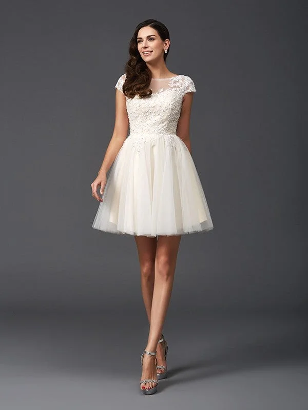 cocktail dress with cap sleeves-A-Line/Princess Scoop Applique Short Sleeves Short Net Dresses