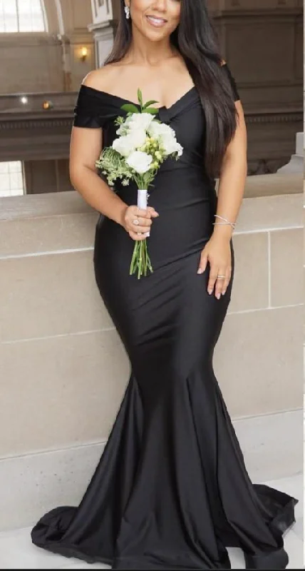 classic black evening dress-Off V Neck Prom Dresses Black