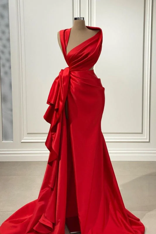 tulle evening gown-Seductively Chic Crimson Prom Gown with Daring Thigh Slit