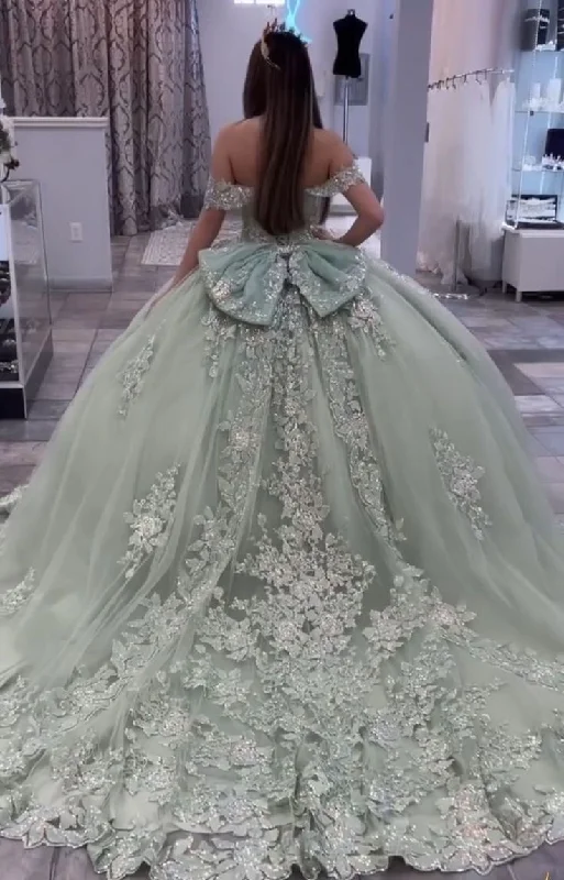 elegant evening dress with train-Green Elegant Off Shoulder Ball Gown Quinceanera Dress Tulle with Appliques      S5926