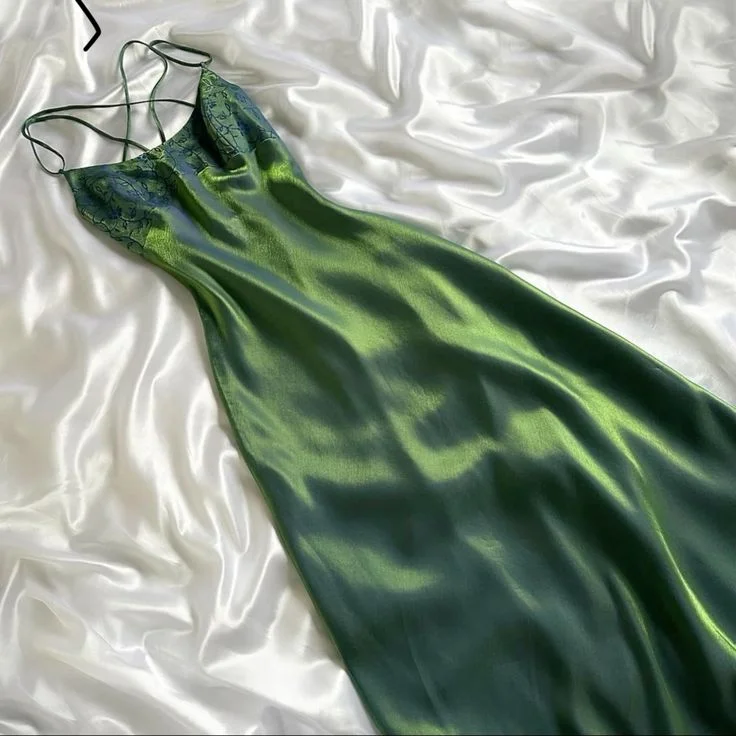 evening dress with plunging neckline-Vintage Green Simple Long Party Dress      S5307